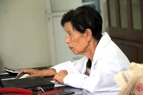 从什么时间最先，，，你在公司是由于小气而收获尊重？？？